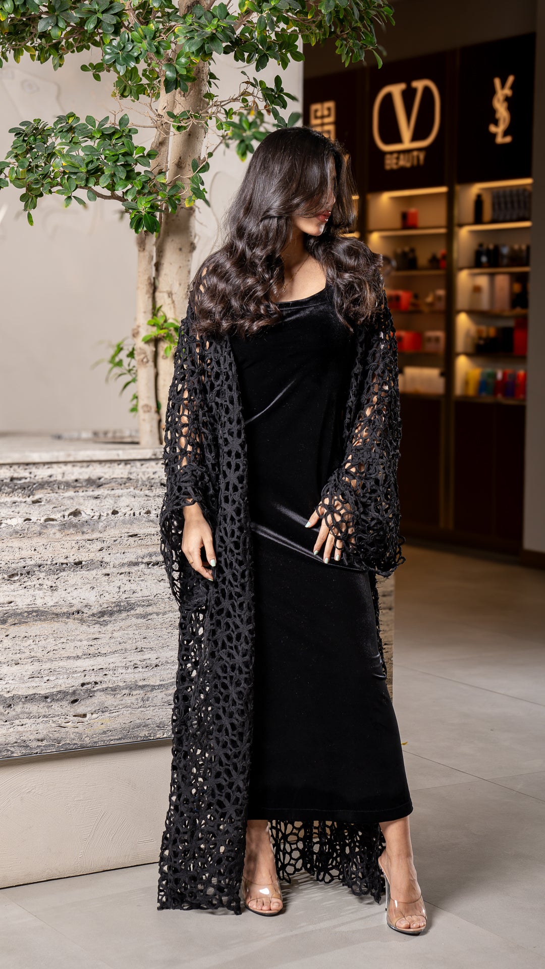 Velvet Net in Black دراعه