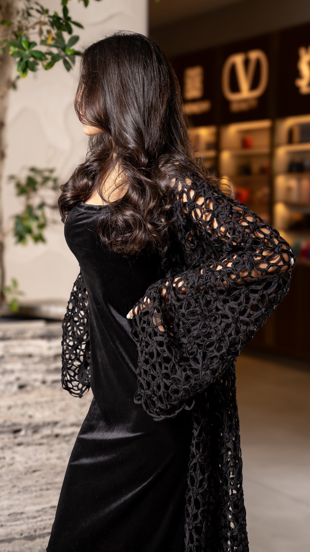 Velvet Net in Black دراعه
