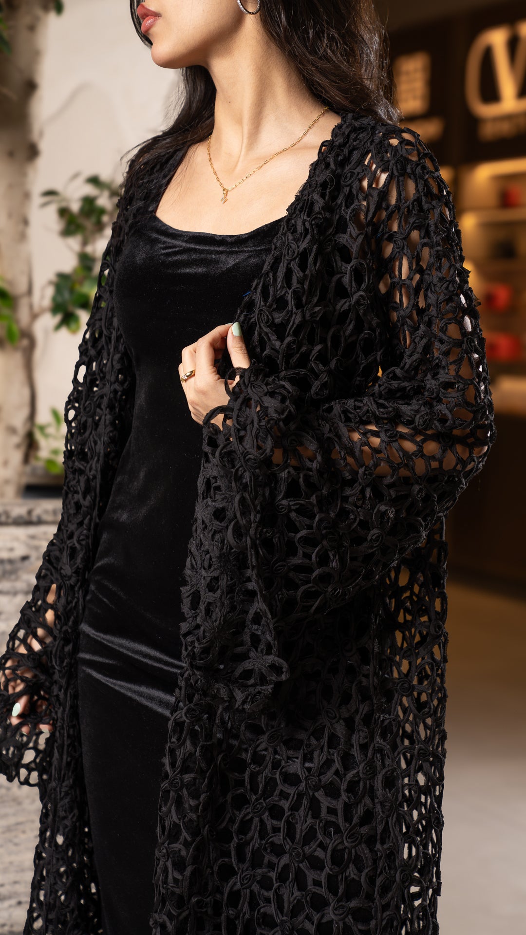 Velvet Net in Black دراعه
