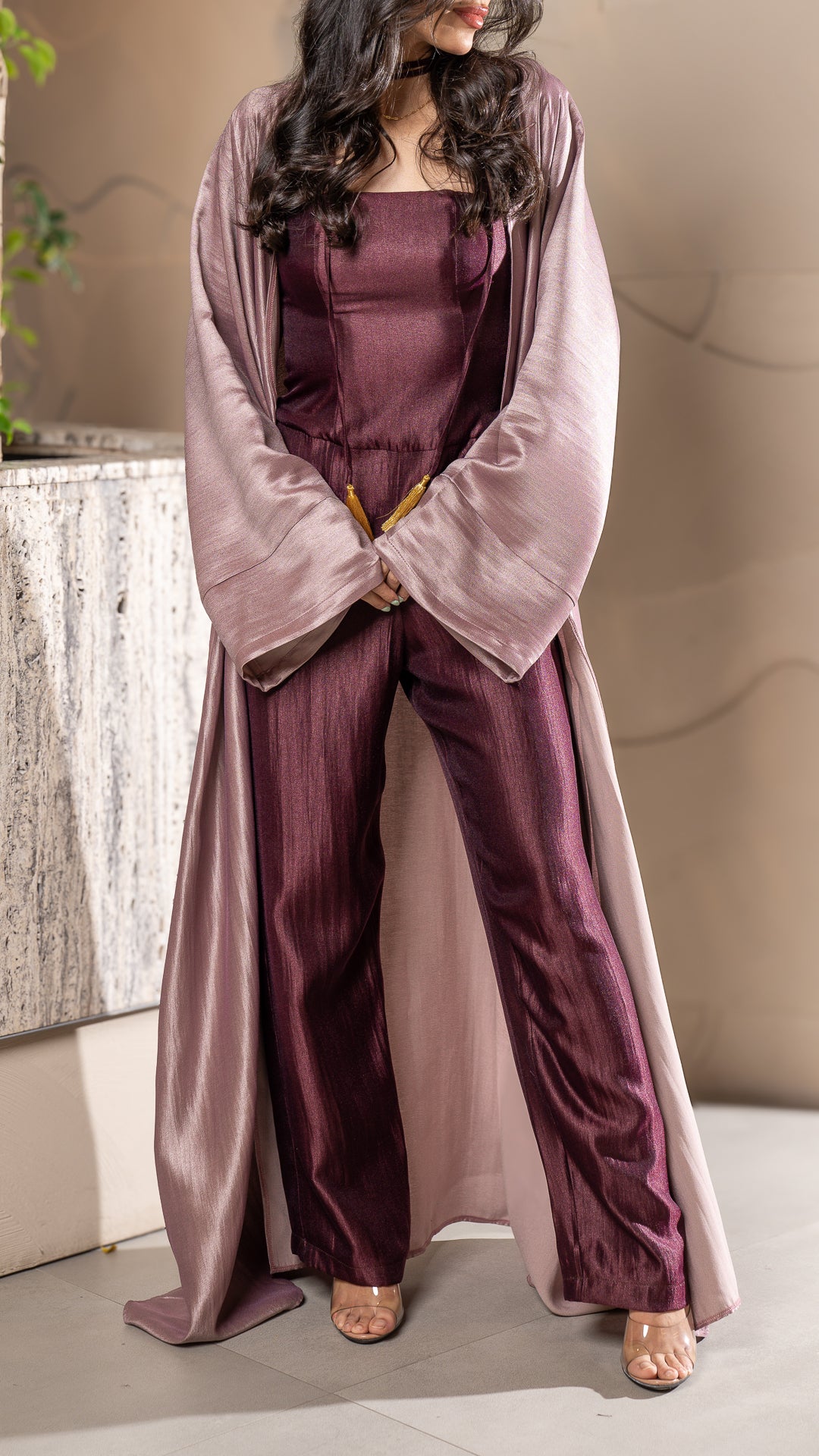 Maia in Maroon دراعه