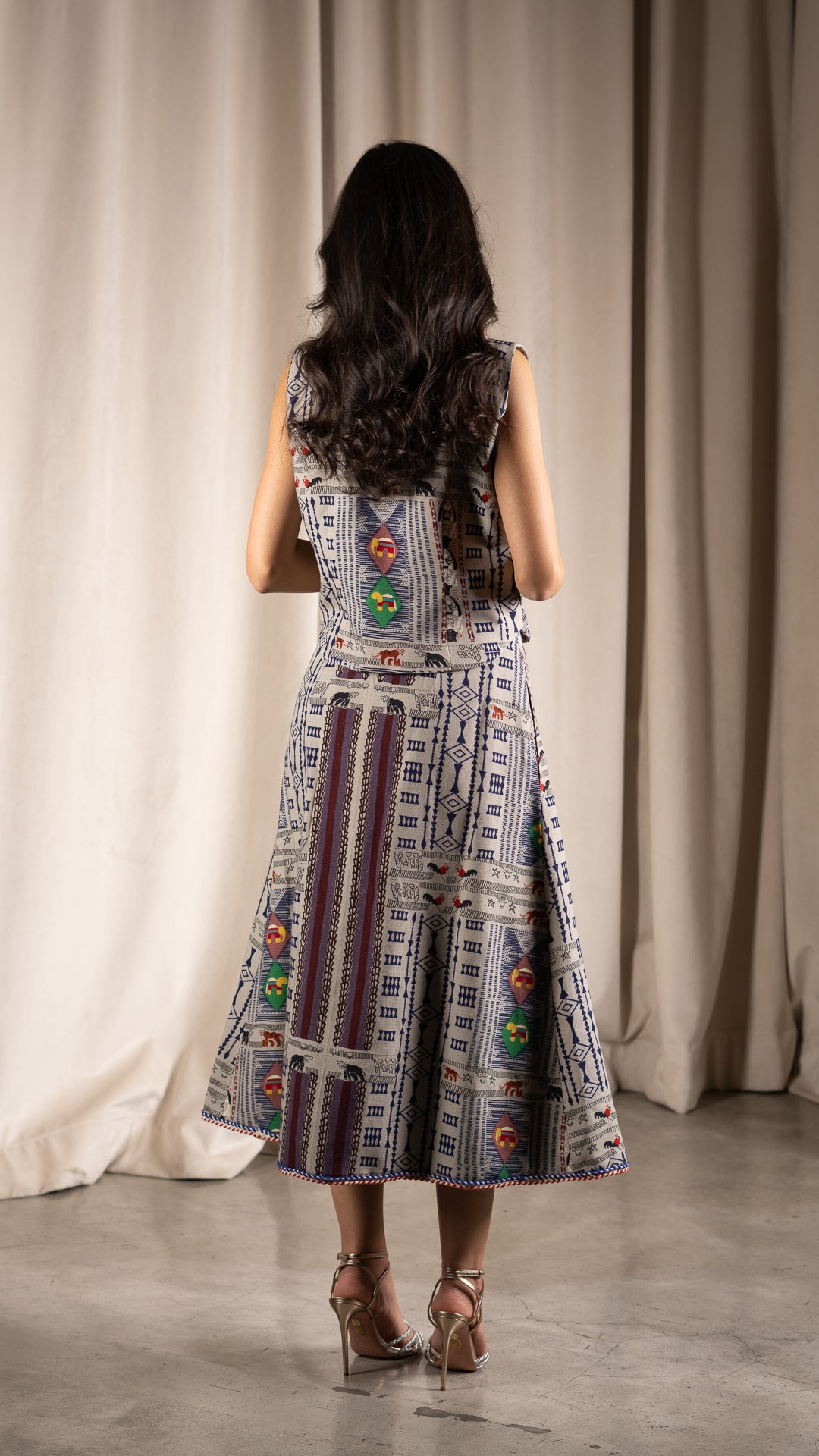 Cowbell Skirt تنورة